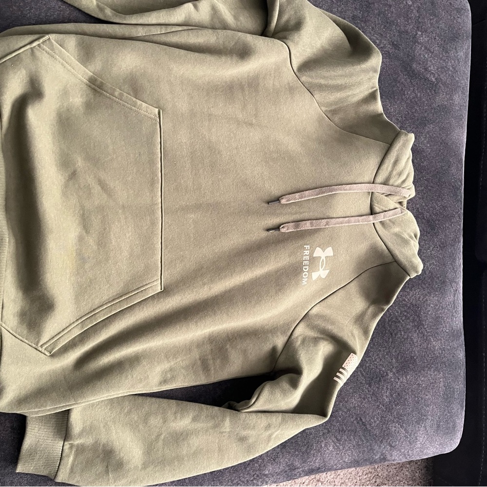 Freedom under armour men’s hoodie size Large